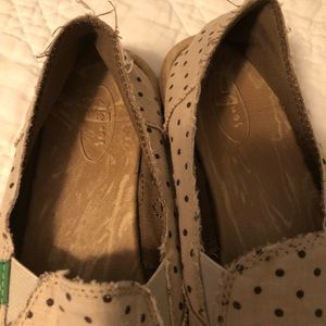 Sanuk Shoes - Sanuk slip ons size 9 Sanuk Shoes - Sanuk slip ons size 9
